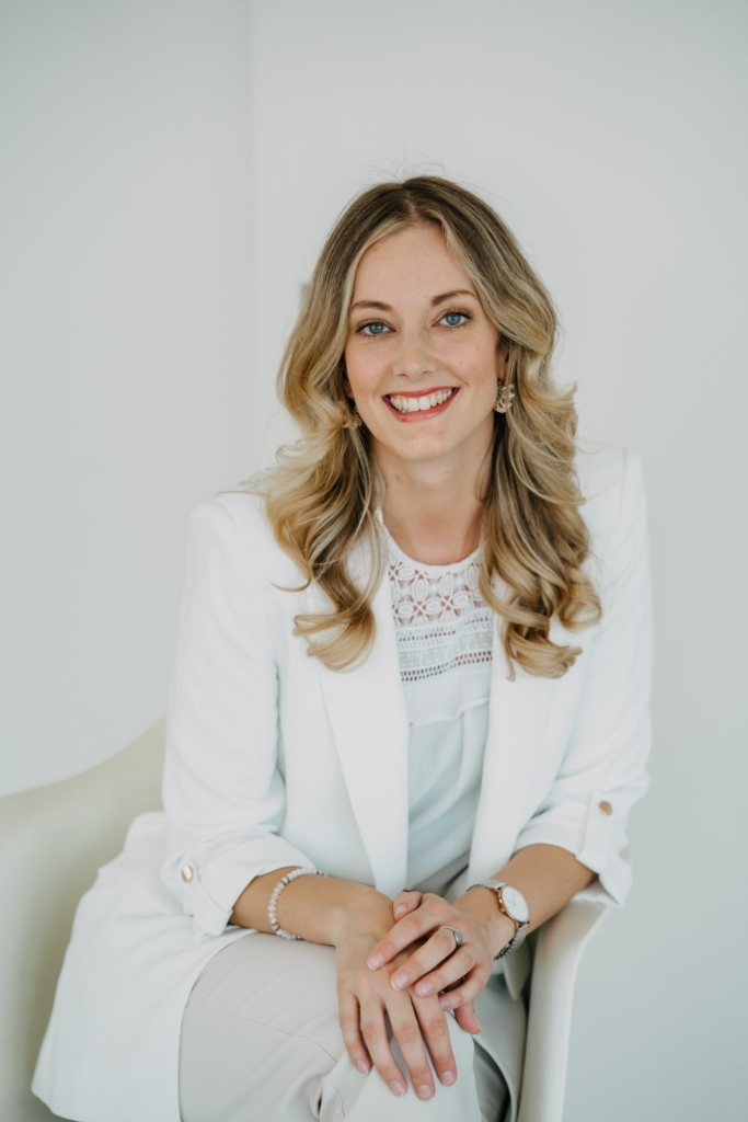 Lolas documentaries of life_NJW-7 Team: Daniela